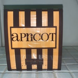 Sealed Apricot Henri Bendel Discontinued Candle 🕯